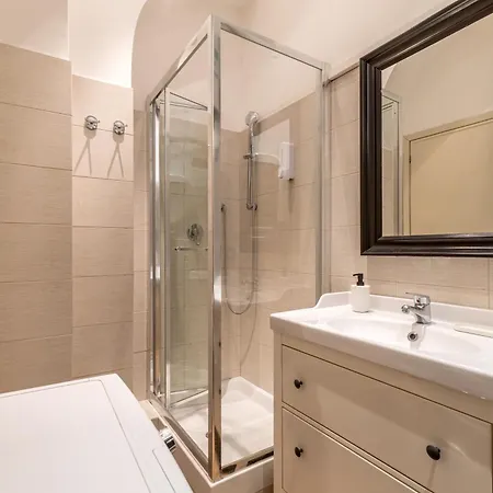 Foro Luxury Flat *